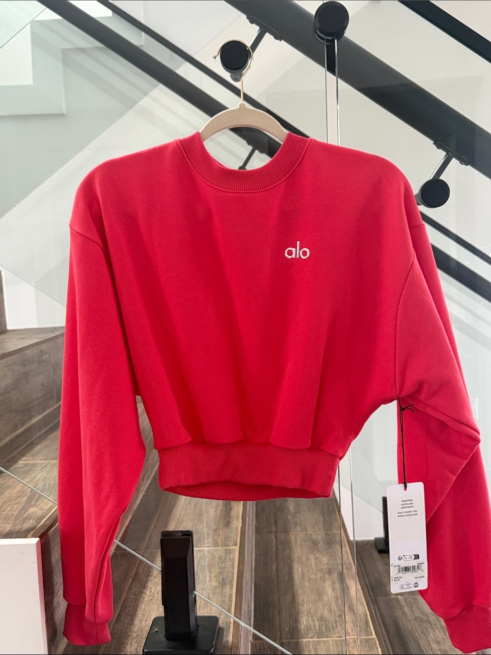 ALO Yoga Women's Vibrant Red Cropped Crew Pullover